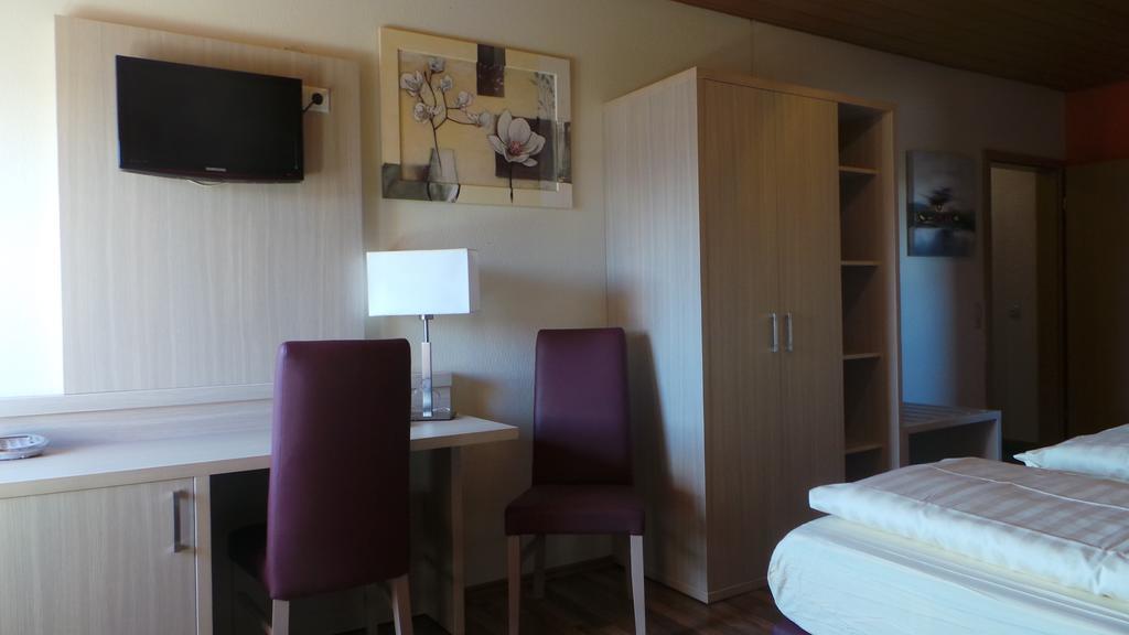 Rhoenblick Landhotel - Restaurant - Countrypub Petersberg (Hessen) Quarto foto